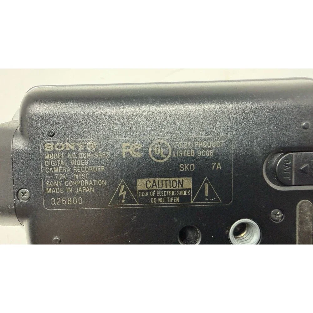 Sony DCR-SR62 Standard Definition Camcorder (Silver) 30GB HDD, Nightshot Mode